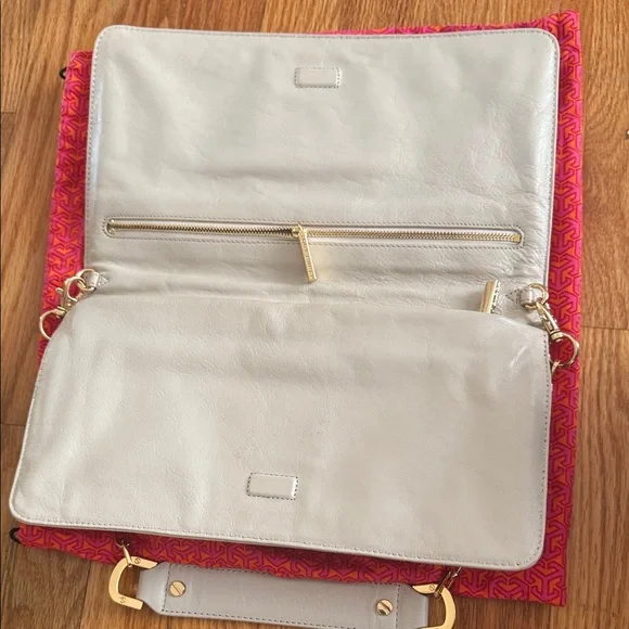 Tory Burch Beige Leather Wristlet - Picture 6 of 6